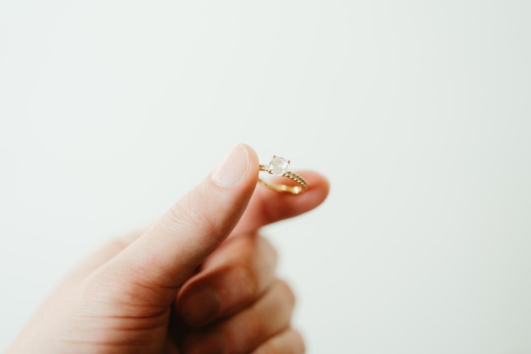 赵丽颖金蛇单肩裙 点亮时尚界的灿烂明珠